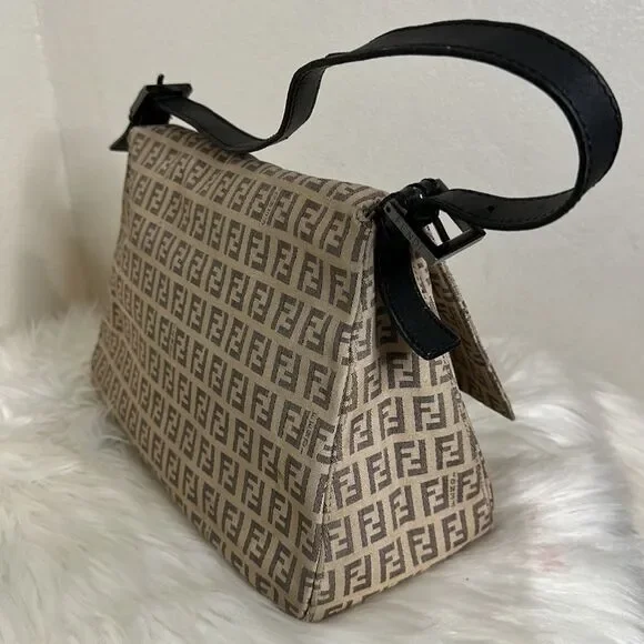 💯Authentic Fendi Shoulder Bag🍀